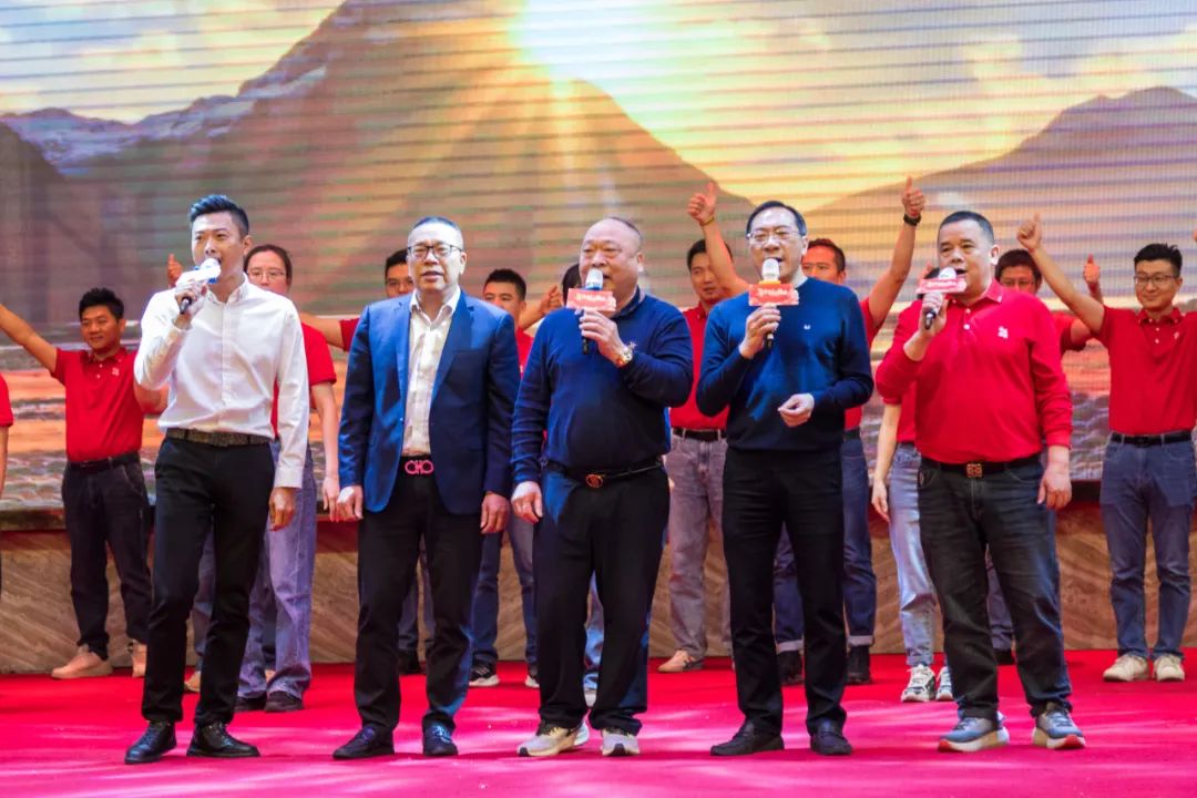 聚勢·創(chuàng)變·敢為 | 強輝集團2025年迎新晚會圓滿結(jié)束，共繪未來新藍圖(圖20)